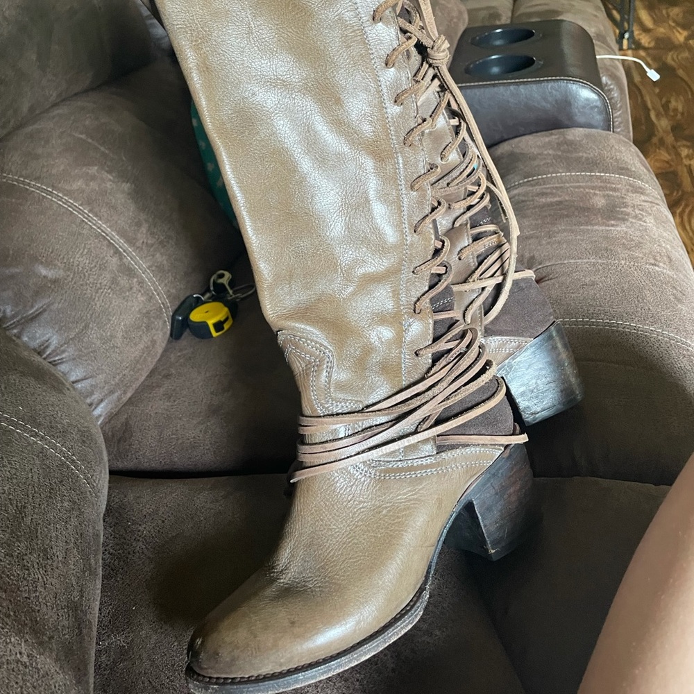 Freebird coal taupe /brown